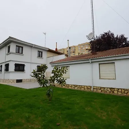 Housing Casa Con Jardin Ferienhaus *