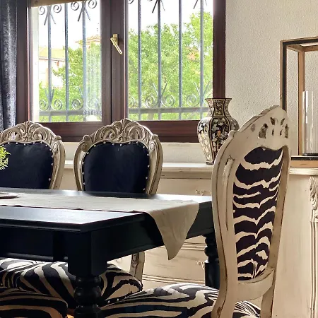 Housing Casa Con Jardin Nyaraló