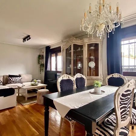 Housing Casa Con Jardin Ferienhaus