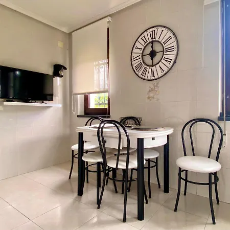 Housing Casa Con Jardin