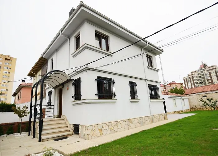 Housing Casa Con Jardin