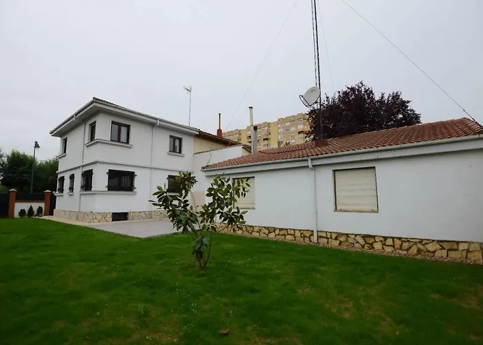 Housing Casa Con Jardin Feriehus *