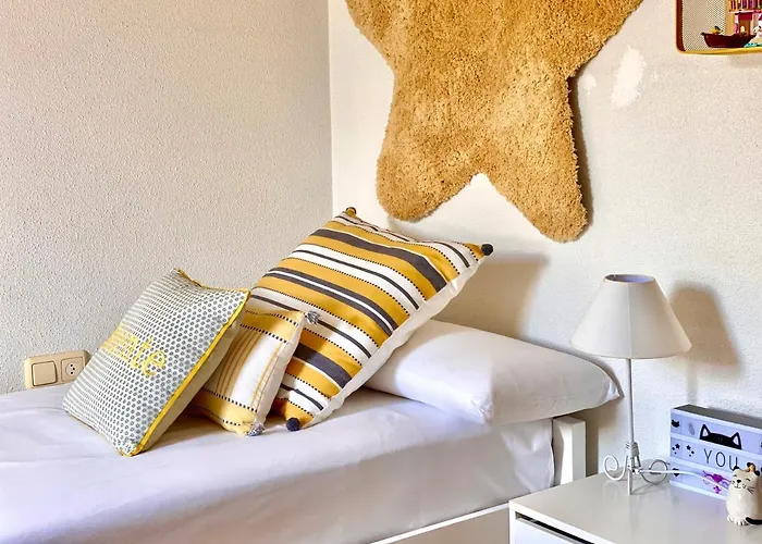 Housing Casa Con Jardin *