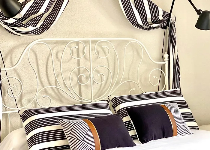 Housing Casa Con Jardin Feriehus